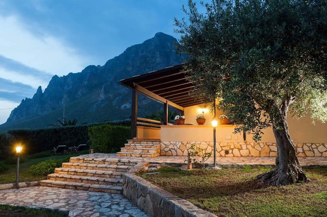 Villa Baia Verde contacts